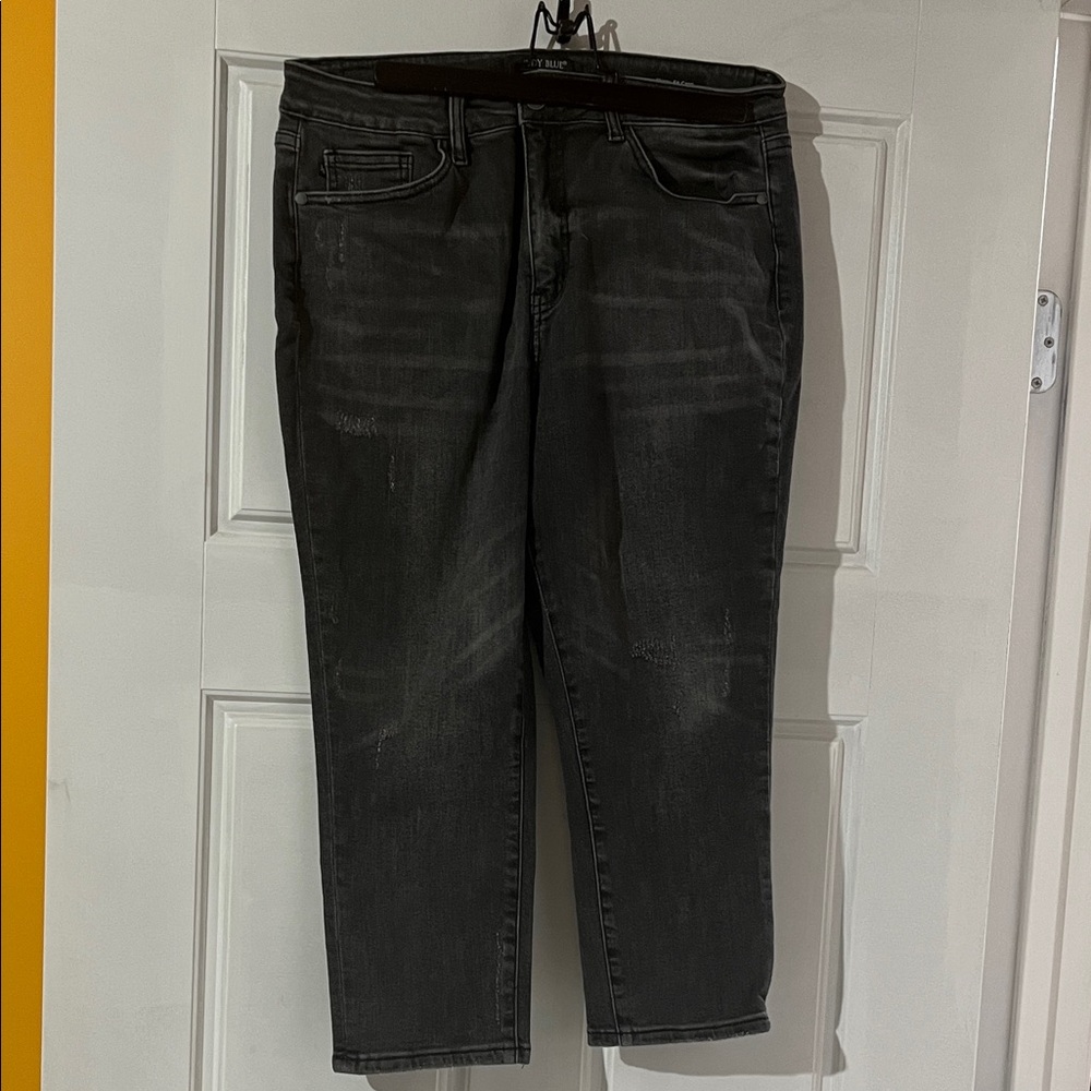 Judy Blue Women's Black Ankle Jeans